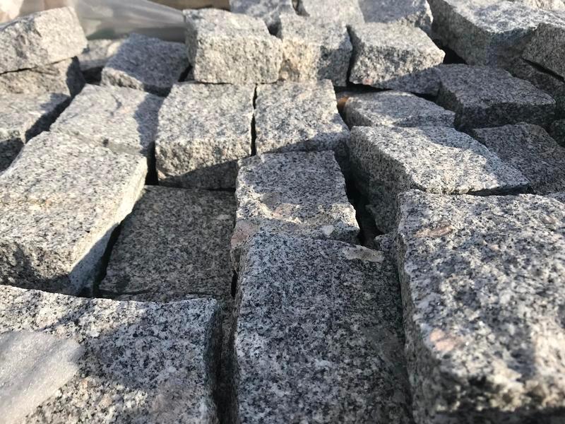 Granite Cobbles (Split Edge)